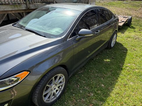 Used 2019 Ford Fusion Titanium image 1