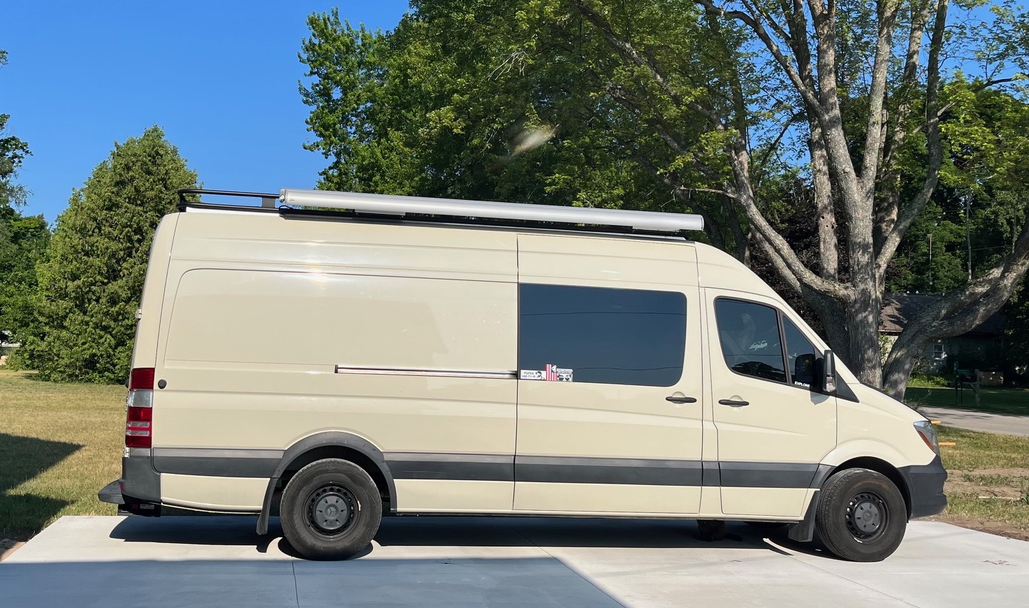 Used 2017 Mercedes-Benz Sprinter 2500 image 1