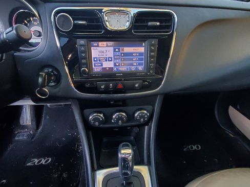 Used 2013 Chrysler 200 Limited w/ Sun/Sound Group image 12