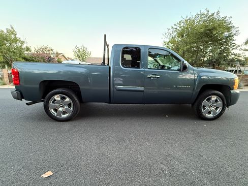 Used 2009 Chevrolet Silverado 1500 LT w/ Regional Value Package RWD image 6
