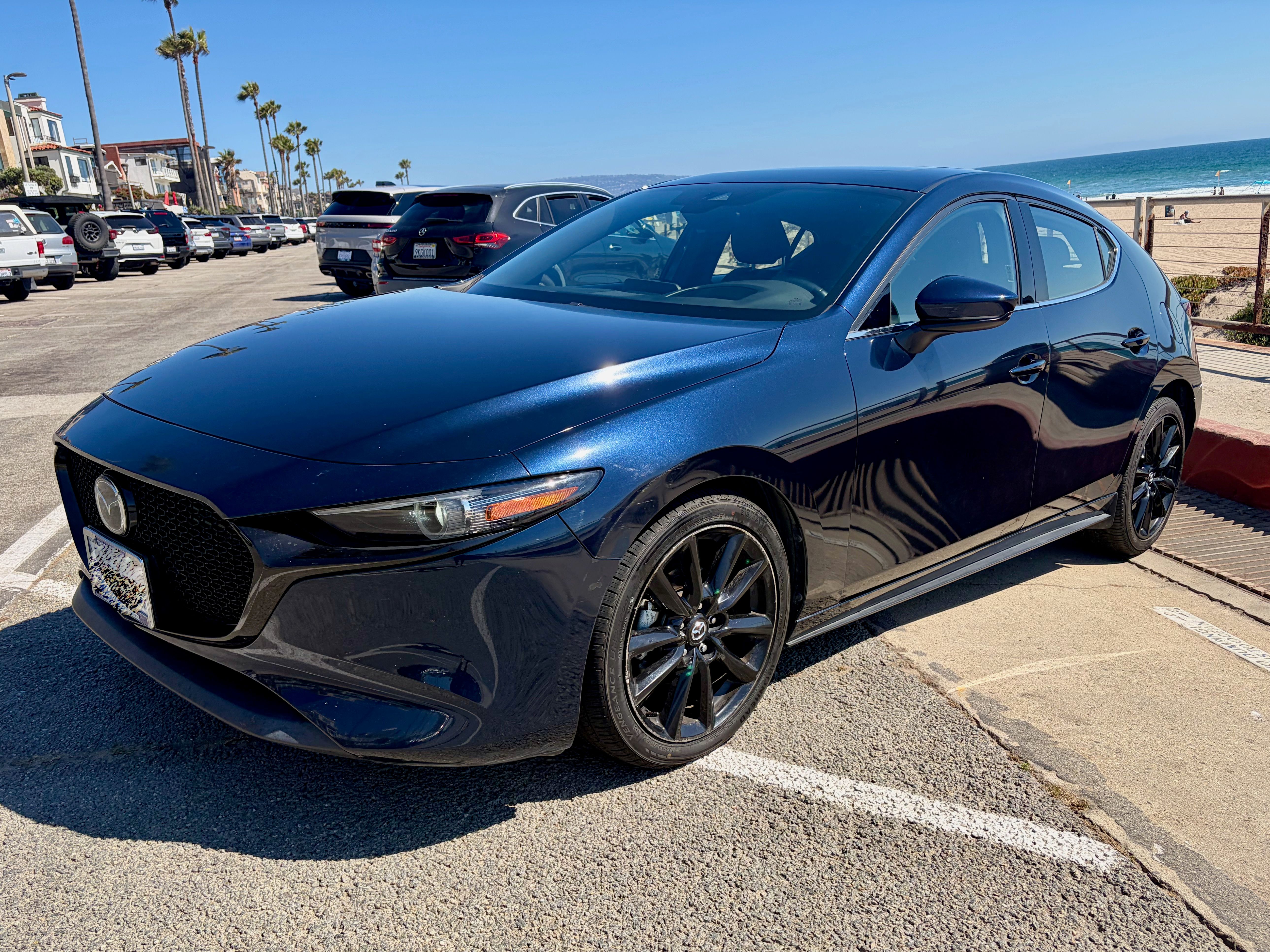 Used 2020 MAZDA MAZDA3 Hatchback w/ Premium Package FWD image 1