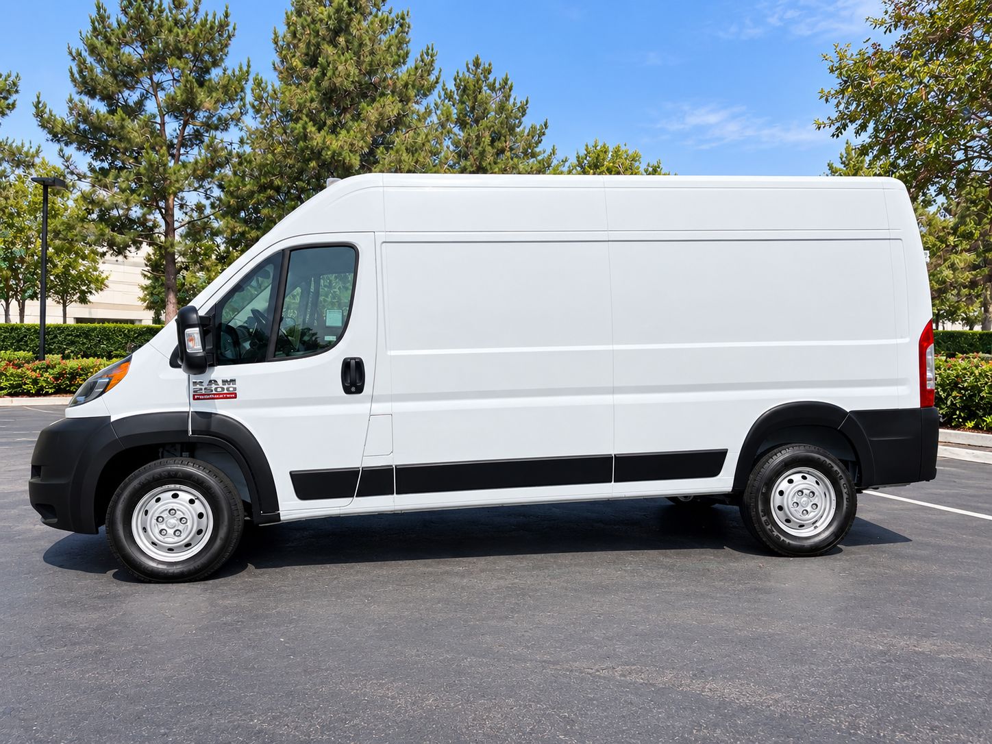 Used 2021 RAM ProMaster 2500 FWD image 2