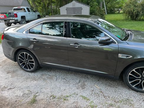 Used 2018 Ford Taurus SEL w/ Equipment Group 201A FWD image 5