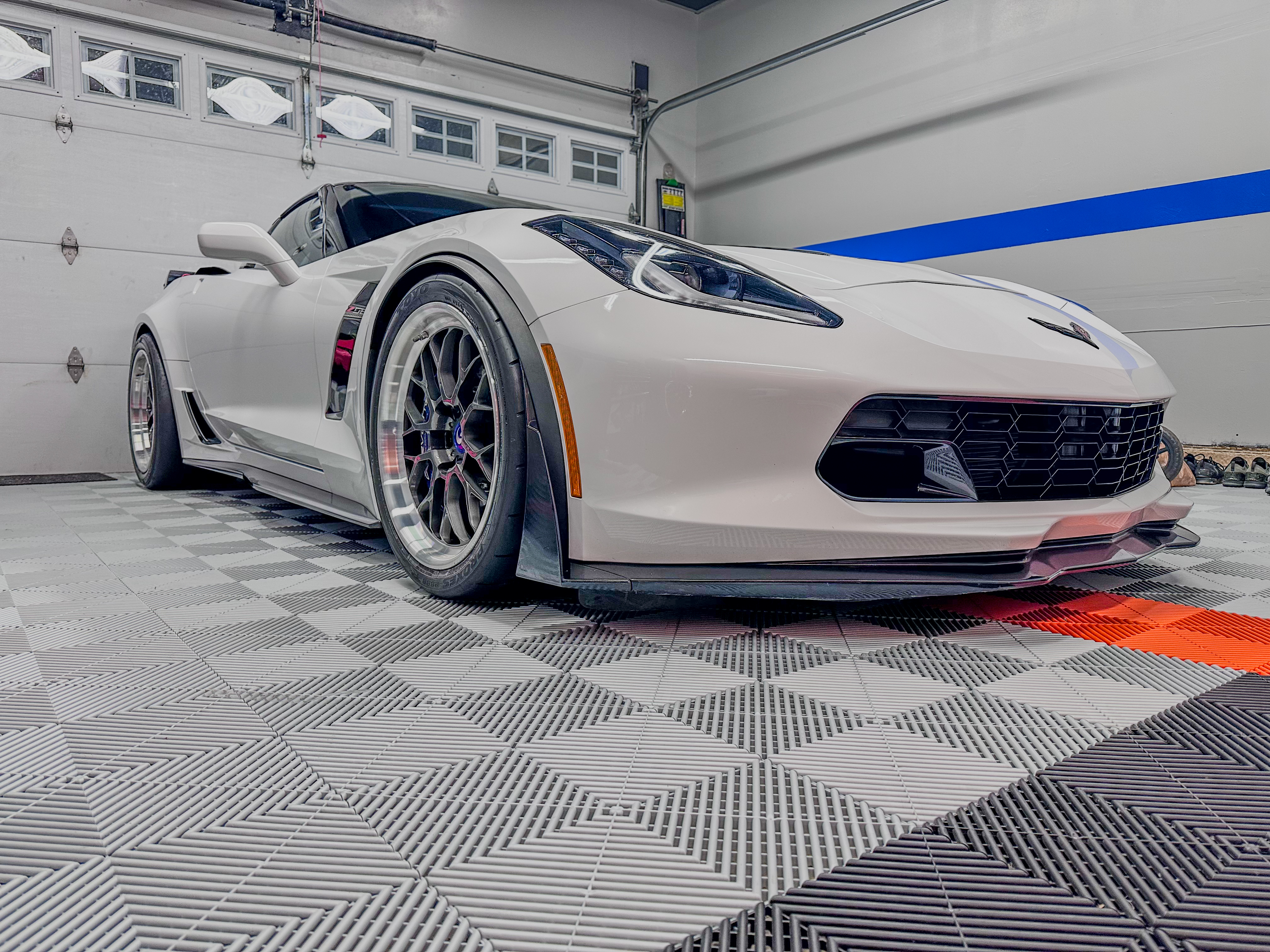 Used 2015 Chevrolet Corvette Z06 w/ 3LZ Preferred Equipment Group RWD image 1