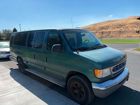 Used 1998 Ford E-350 and Econoline 350 Club Wagon RWD image 5
