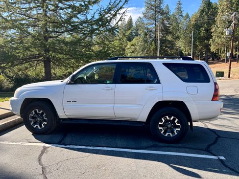 Used 2004 Toyota 4Runner Sport image 10