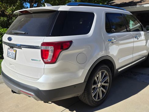 Used 2017 Ford Explorer Limited w/ Equipment Group 301A image 2