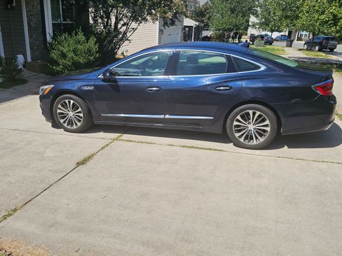 Used 2017 Buick LaCrosse Preferred image 12