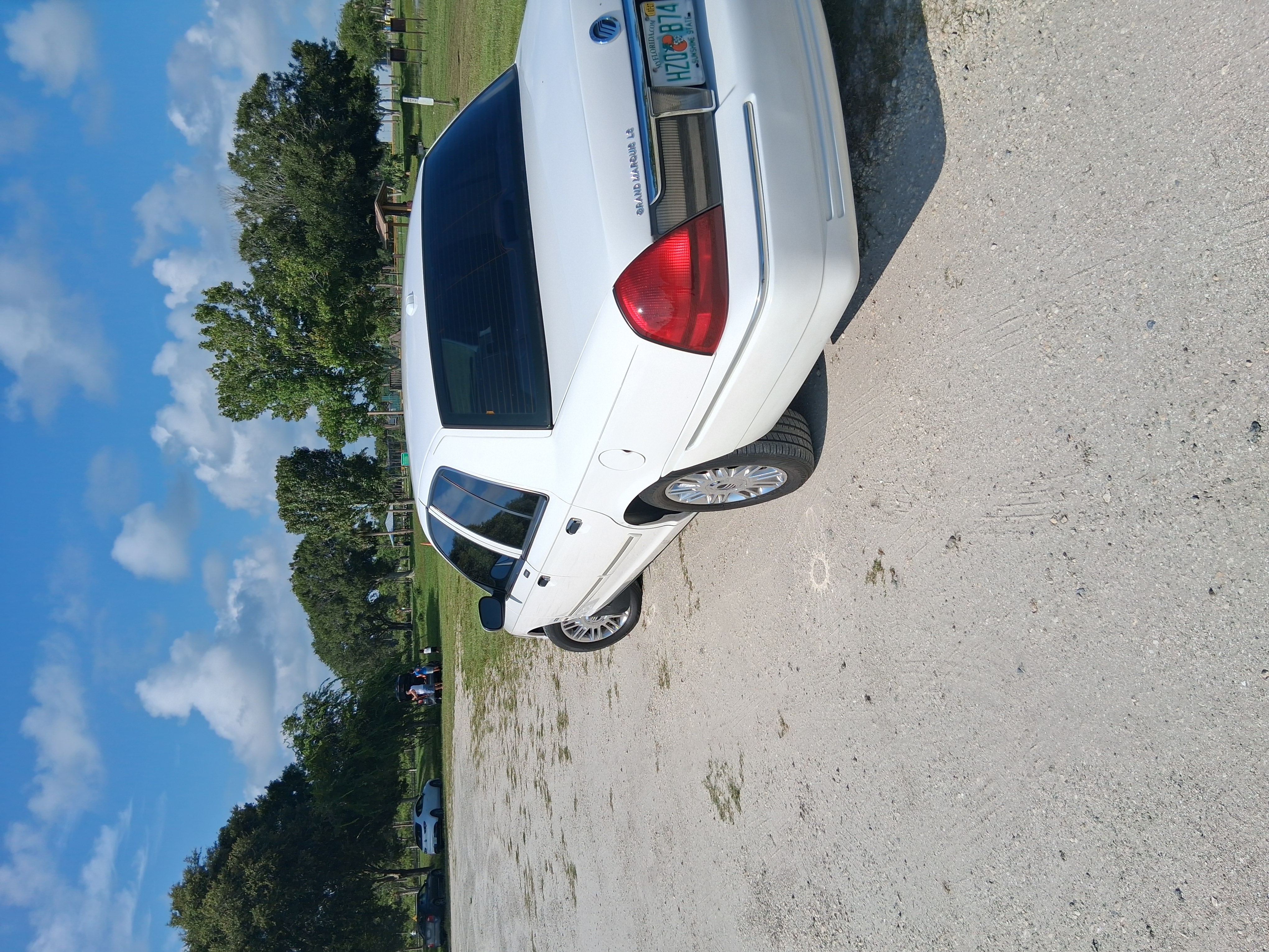 Used 2010 Mercury Grand Marquis LS RWD image 5