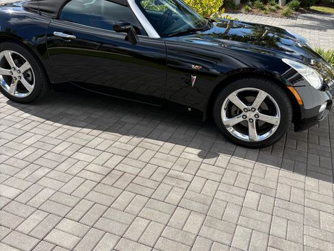 Used 2006 Pontiac Solstice Convertible w/ Premium Package image 4