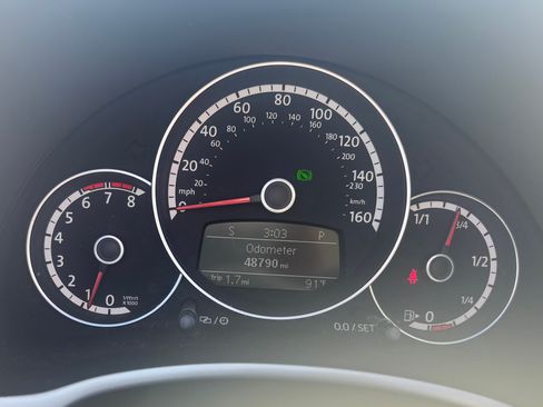 Used 2013 Volkswagen Beetle 2.5 image 16