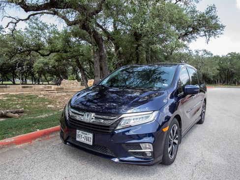 Used 2018 Honda Odyssey Elite image 1