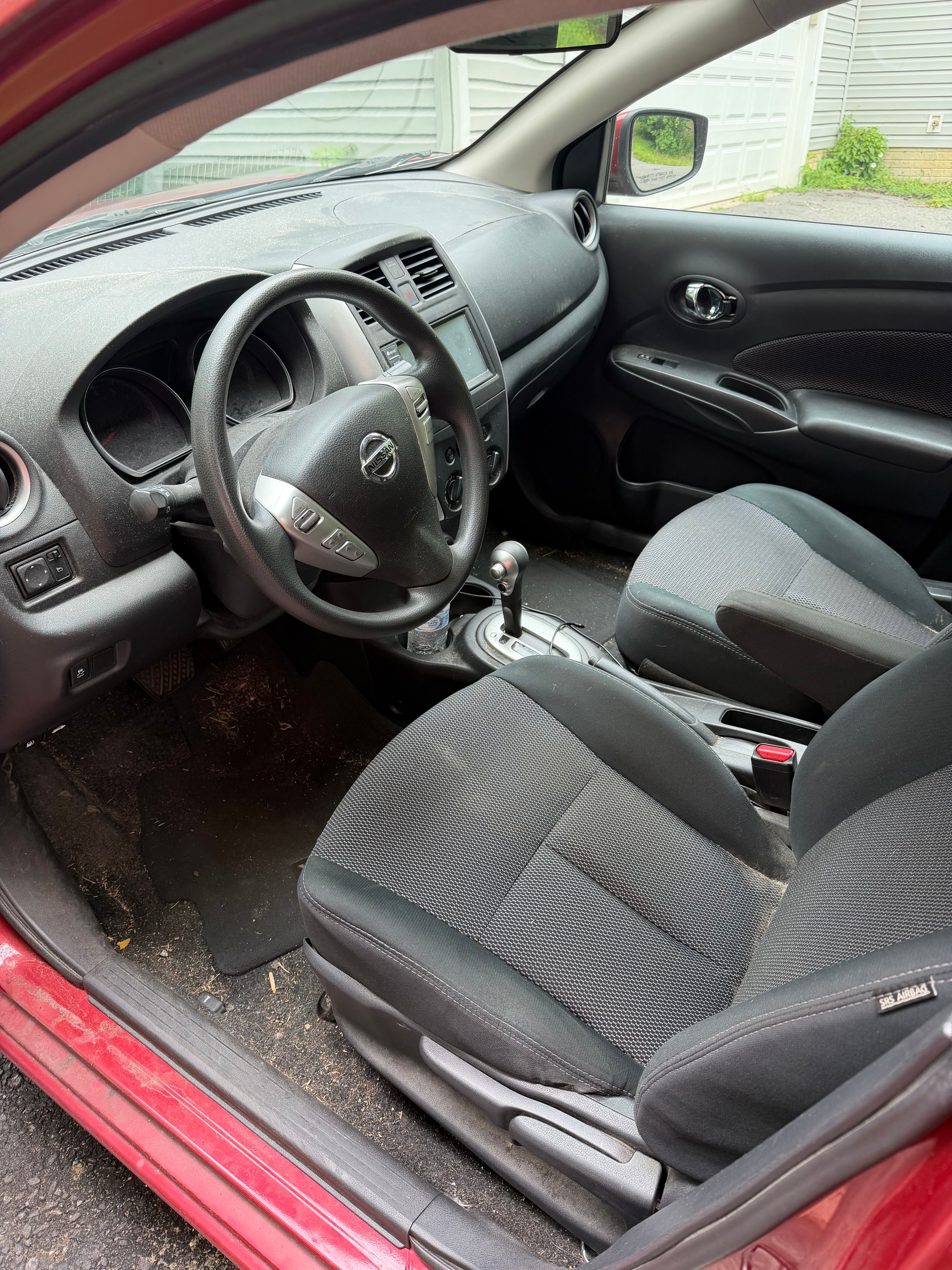 Used 2019 Nissan Versa SV FWD image 4