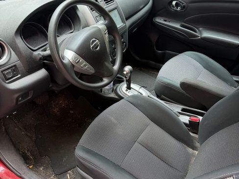 Used 2019 Nissan Versa SV FWD image 4