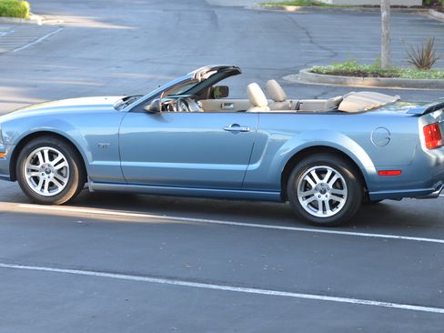 Used 2005 Ford Mustang GT Premium RWD image 20