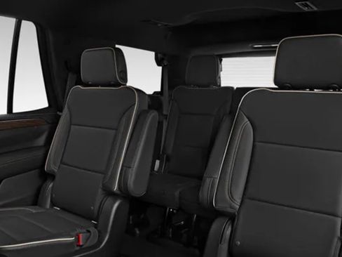 Used 2023 Chevrolet Suburban Premier AWD/4WD image 8