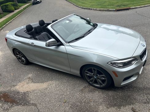 Used 2016 BMW M235i Convertible RWD image 5