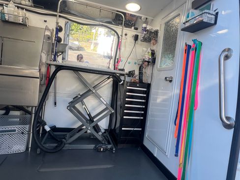 Used 2020 Mercedes-Benz Sprinter 2500 image 11