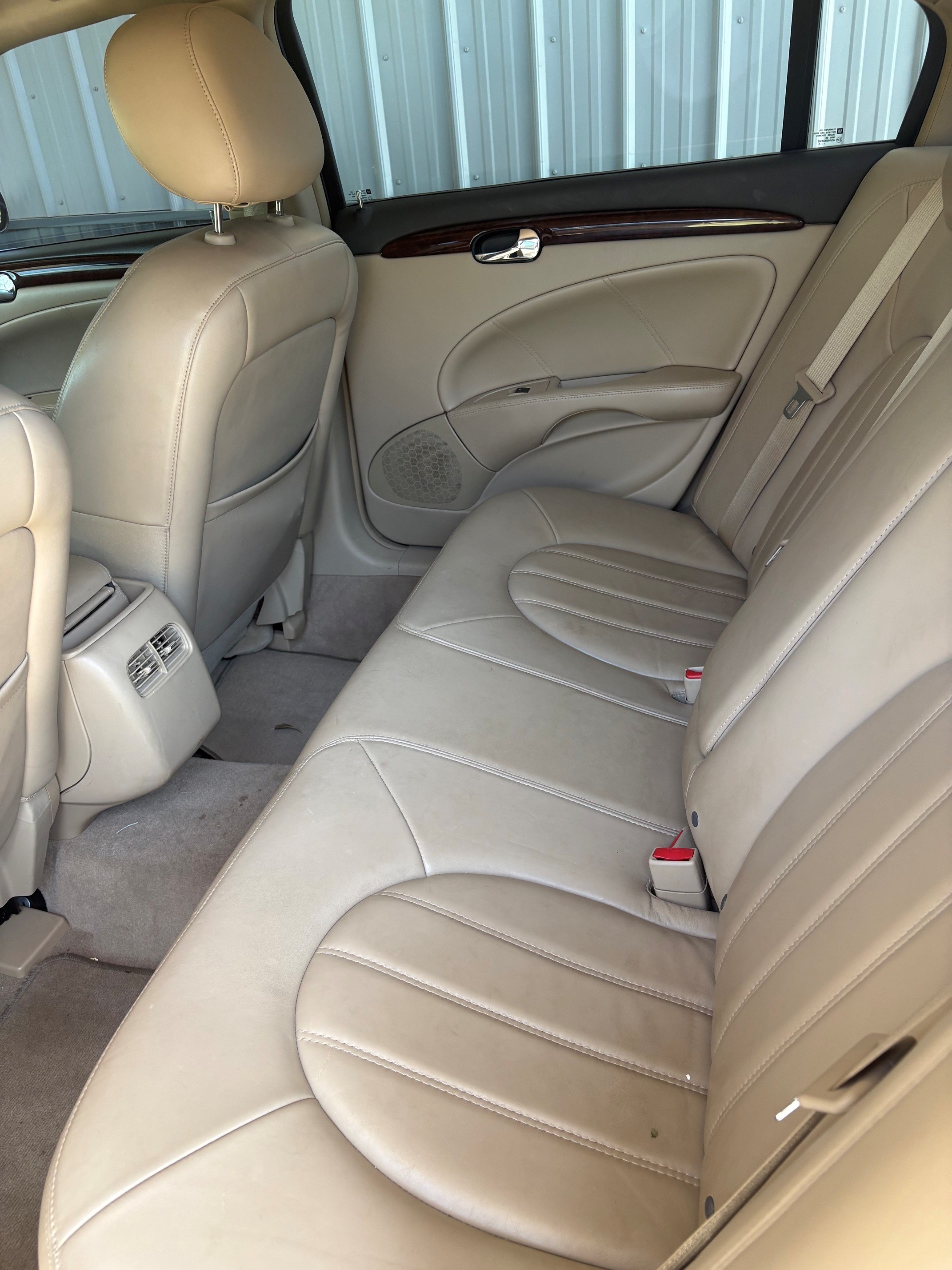 Used 2011 Buick Lucerne CXL FWD image 5