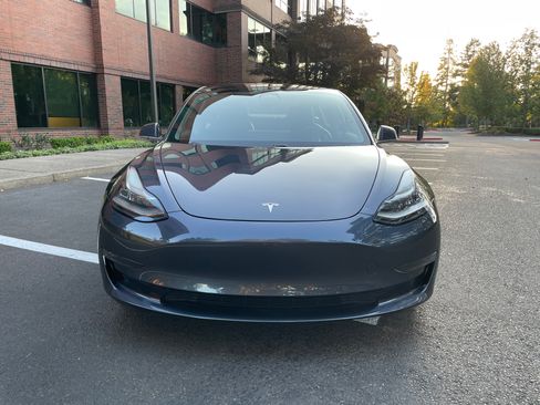 Used 2018 Tesla Model 3 Long Range image 2