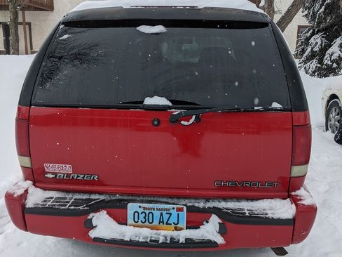 Used 2001 Chevrolet Blazer LS w/ Preferred Equipment Group image 4