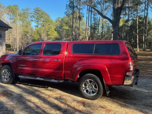 Used 2015 Toyota Tacoma 4x4 Double Cab image 2