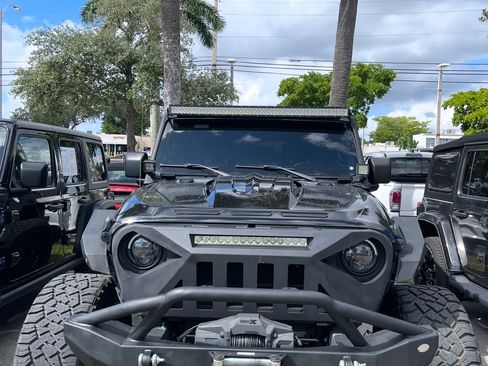 Used 2020 Jeep Wrangler Unlimited Sport S AWD/4WD image 2