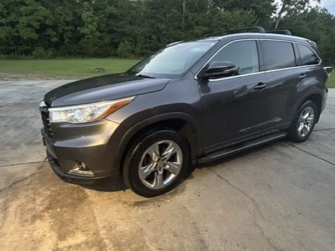 Used 2015 Toyota Highlander Limited FWD image 4