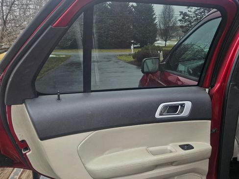 Used 2013 Ford Explorer XLT image 10