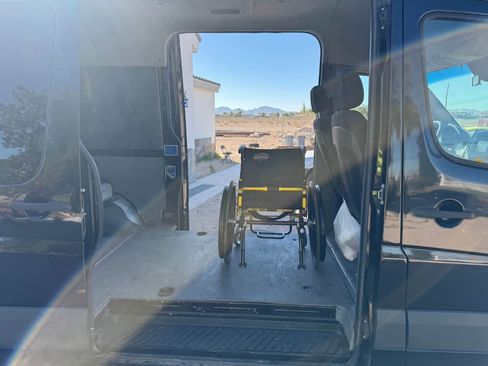 Used 2017 Mercedes-Benz Sprinter 2500 image 10