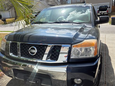 Used 2015 Nissan Titan SV w/ SV Value Truck Package image 1