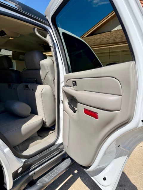 Used 2004 Chevrolet Tahoe Z71 w/ Z71 Preferred Equipment Group AWD/4WD image 9