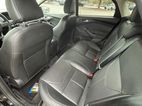 Used 2018 Ford Focus Titanium image 10