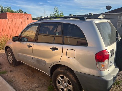 Used 2001 Toyota RAV4 2WD image 4