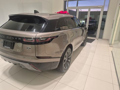 Used 2018 Land Rover Range Rover Velar R-Dynamic SE image 5