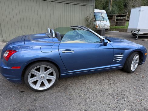 Used 2005 Chrysler Crossfire Limited image 5