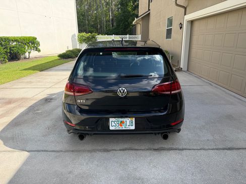 Used 2018 Volkswagen GTI SE FWD image 10