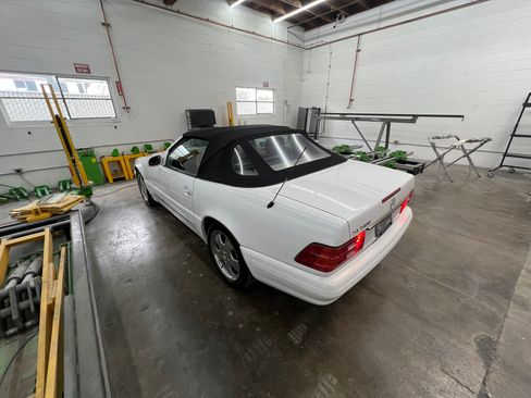 Used 1999 Mercedes-Benz SL 500 image 2