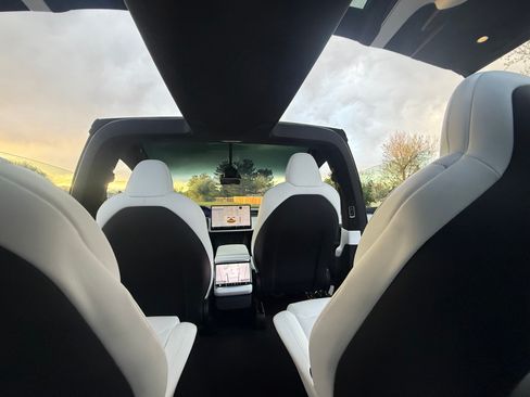 Used 2024 Tesla Model X AWD/4WD image 12