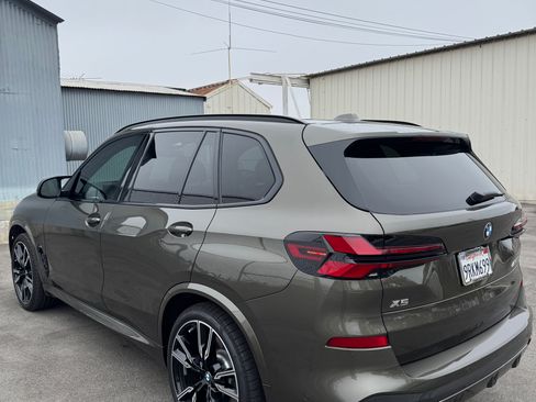 Used 2025 BMW X5 M60i w/ Climate Comfort Package image 5