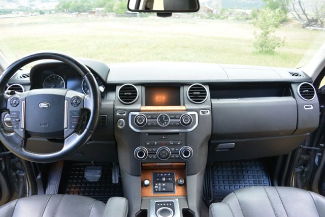 Used 2016 Land Rover LR4 HSE Silver Edition AWD/4WD image 22