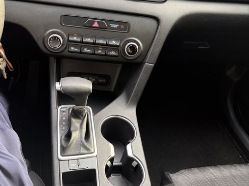 Used 2019 Kia Sportage LX FWD image 18