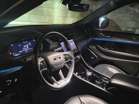 Used 2021 Jeep Grand Cherokee L Overland w/ Quick Order Package 25N image 14