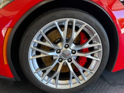 Used 2016 Chevrolet Corvette Z06 w/ 2LZ Preferred Equipment Group RWD image 14
