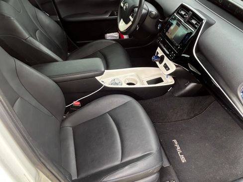 Used 2016 Toyota Prius Four Touring image 17
