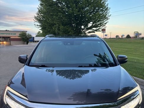 Used 2021 Honda Pilot Elite image 2