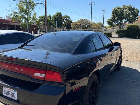 Used 2014 Dodge Charger SE RWD image 5