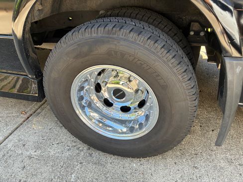 Used 2017 Mercedes-Benz Sprinter 3500 image 9