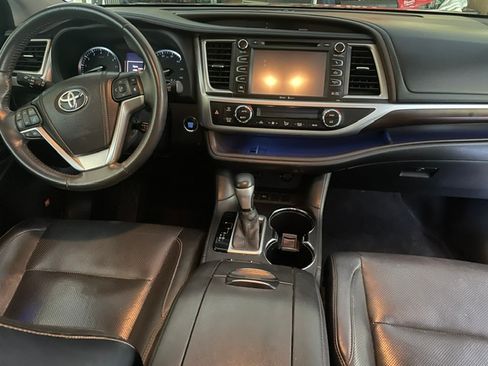 Used 2015 Toyota Highlander Limited FWD image 12