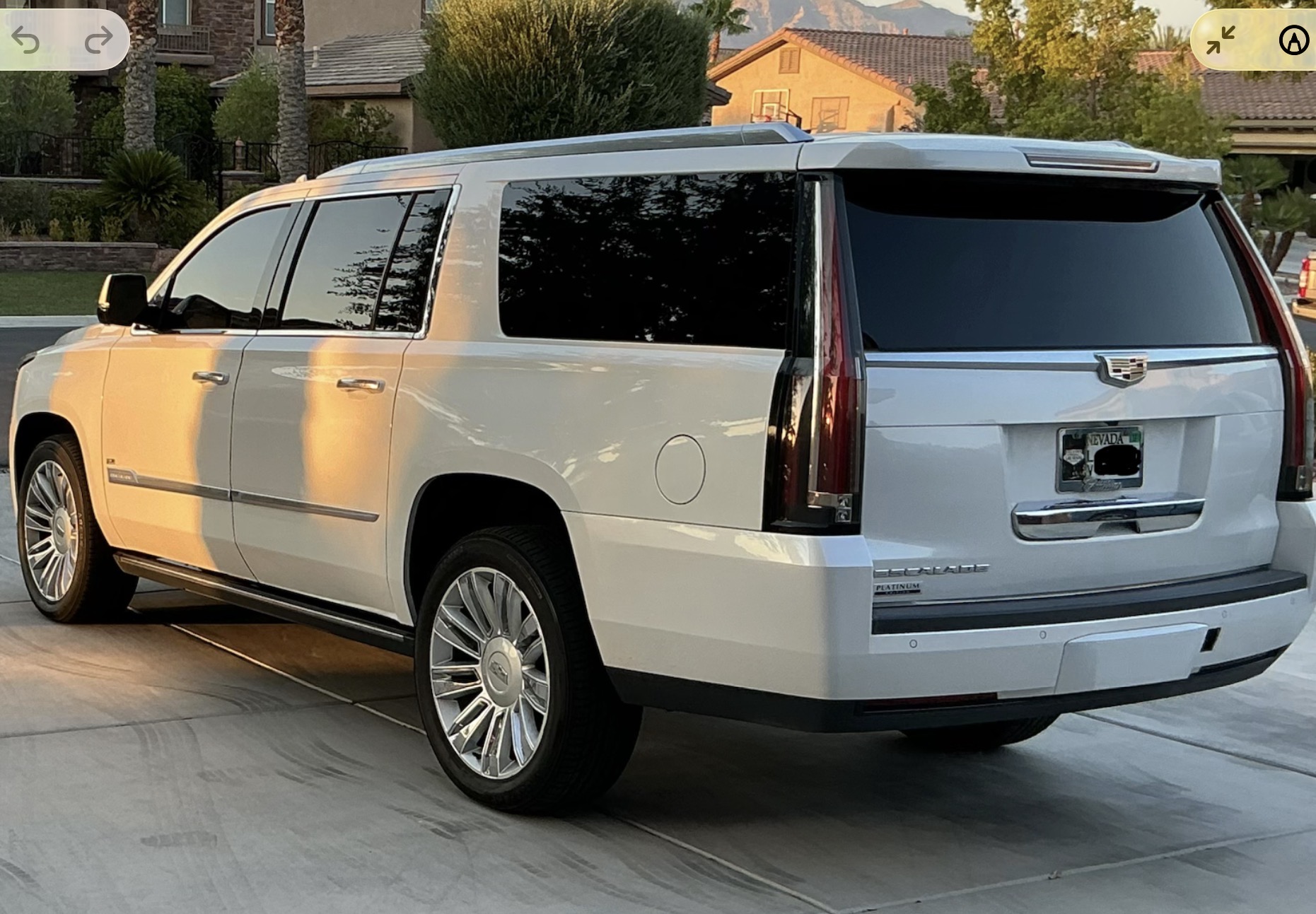 Used 2016 Cadillac Escalade ESV Platinum AWD/4WD image 5
